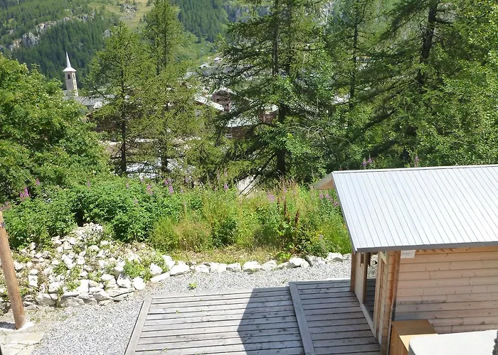 Chalet Les Melezes Bed & Breakfast *