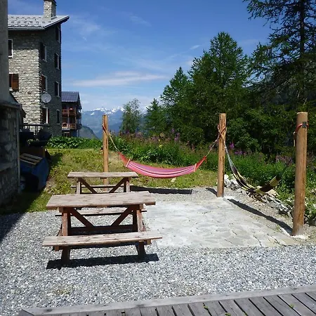 Chalet Les Melezes Bed & Breakfast *